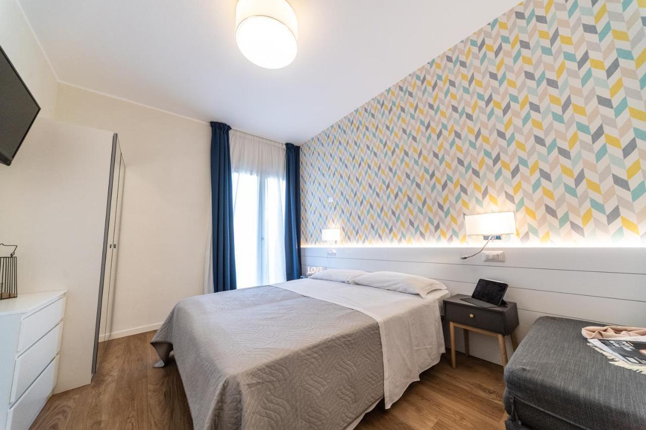 ריצ'יונה Hotel Kiss מראה חיצוני תמונה